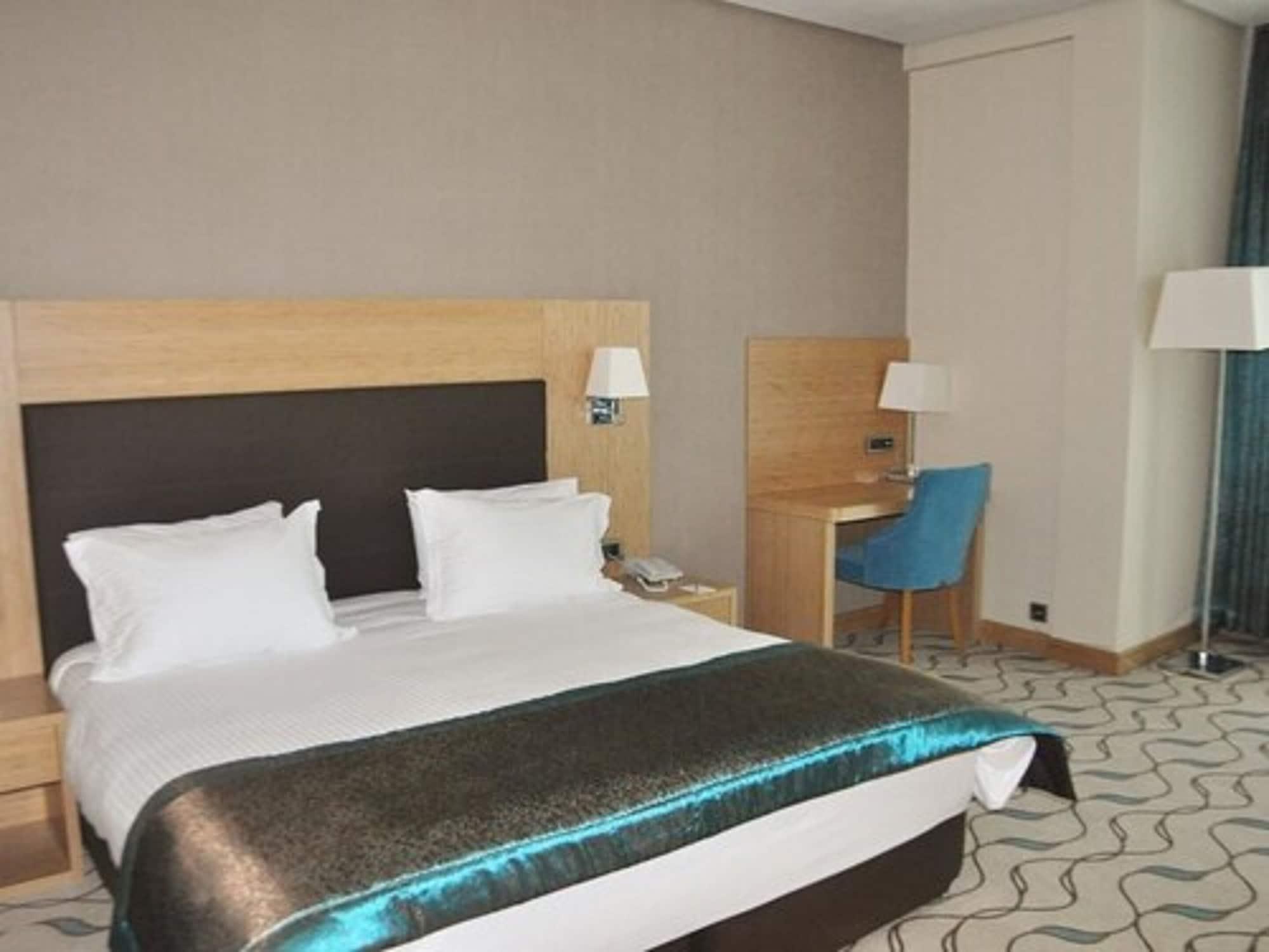 マルギ ホテル エディルネ エクステリア 写真 A room at the hotel