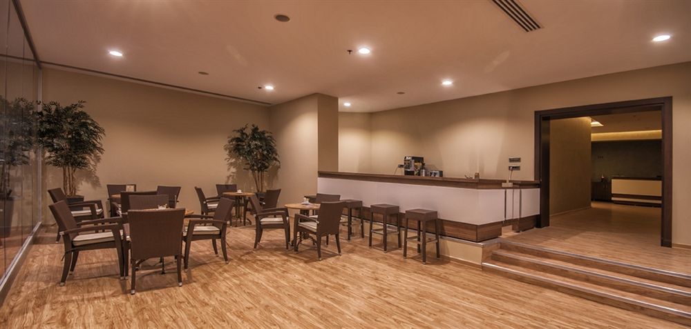 マルギ ホテル エディルネ エクステリア 写真 The lounge at the airport